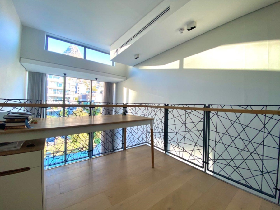 To Let 1 Bedroom Property for Rent in Sea Point Western Cape